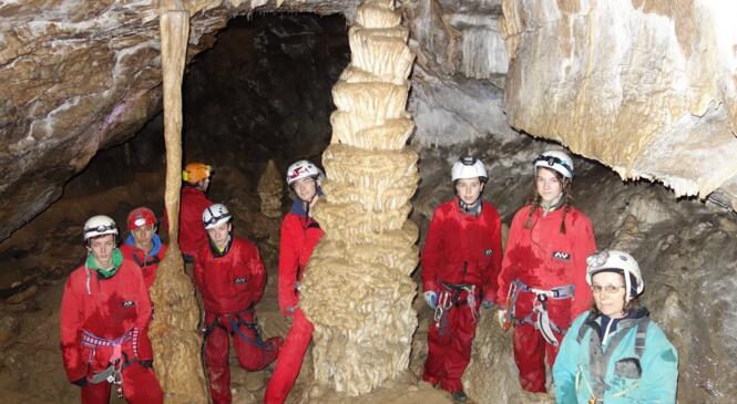 Première sortie souterraine pour l'école d'aventure de Chambéry ! image article