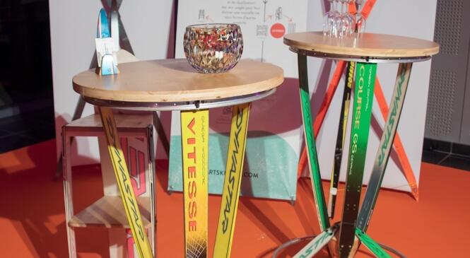 Un café-montagne sur le recyclage des skis image article