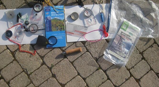 CONFINEMENT : cartographie pour débutants. lire la carte, utiliser la boussole etc ... image article