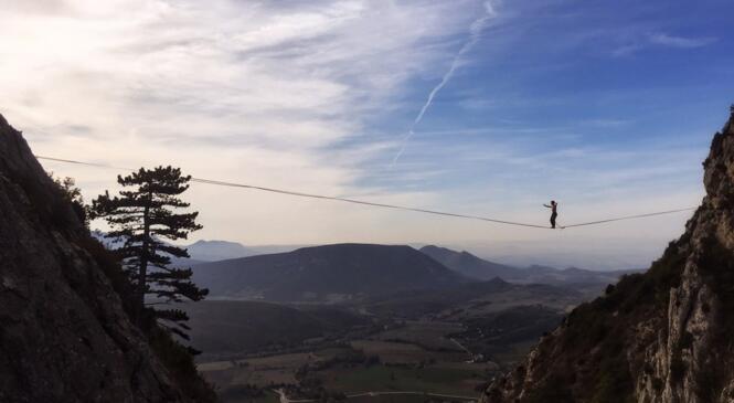 Samedi 17 juillet !! Show Highline et initiation slackline pour les Groovy Siestas #5 image article