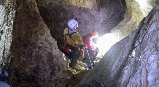 Nouvelle saison de l'Ecole Départementale de Spéléologie (et de Canyonisme) de la Savoie image article