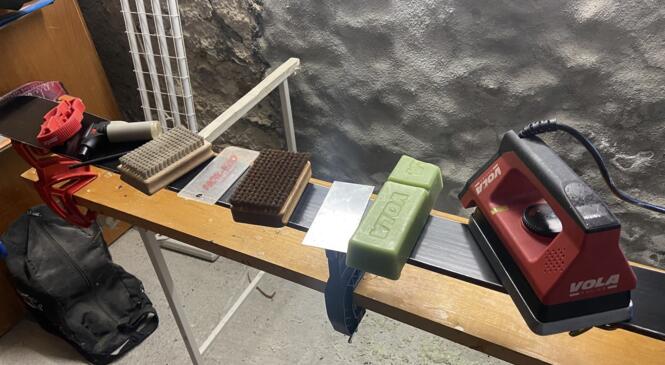 # ApéroSkiRando du 6 décembre 2023 : Entretien/réparation des matériels - Compétition image article