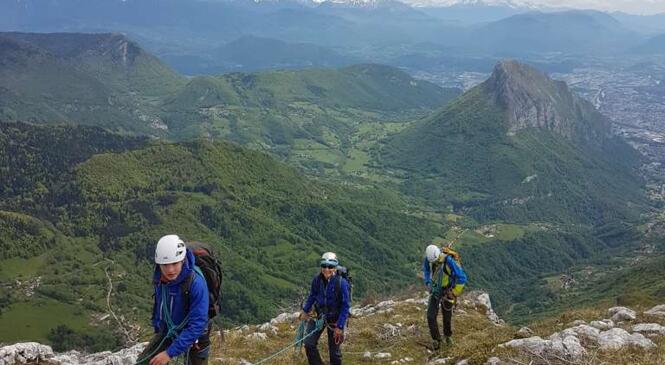 Deux arêtes chartrousaines pour des jeunes bien rodés image article