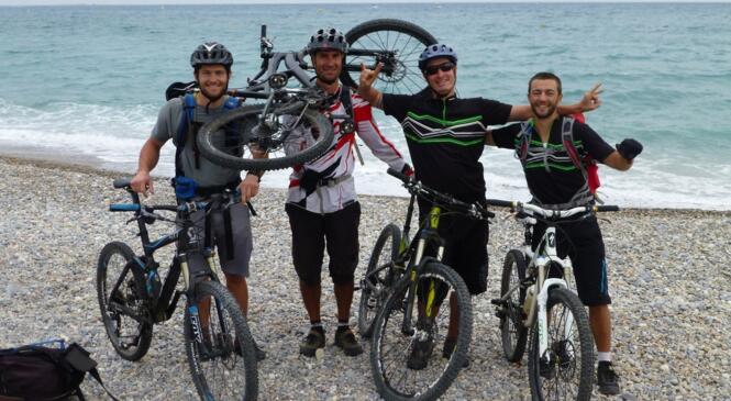 Sur la voie du bonheur: une itinérance de sisteron (sur terre) à cagnes (sur mer)... image article