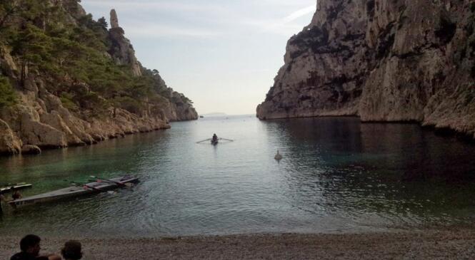 La Toussaint au soleil des Calanques par les Quinqua-sexa-septa. image article